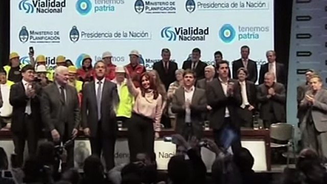 Аргентина президенти рақсга тушди