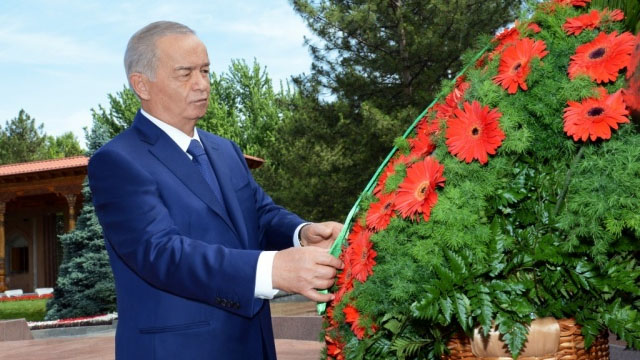 Президент Ислом Каримов Хотира майдонига ташриф буюрди