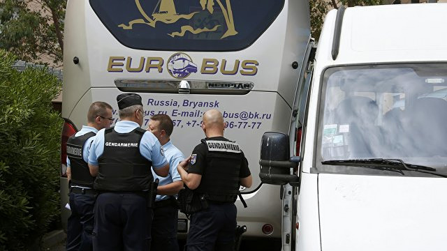 Франция россиялик футбол ишқибозларини депорт қилмоқчи