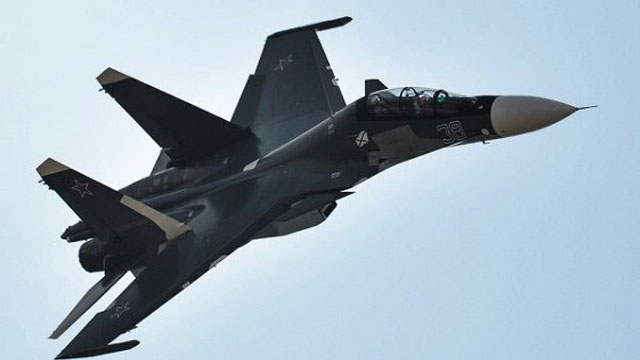 Денгизга қулаган Су-30 самолёти учувчиси тирик қолгани маълум бўлди