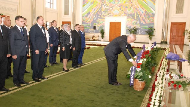 Олий Мажлис Сенатида Президент Ислом Каримов хотирланди