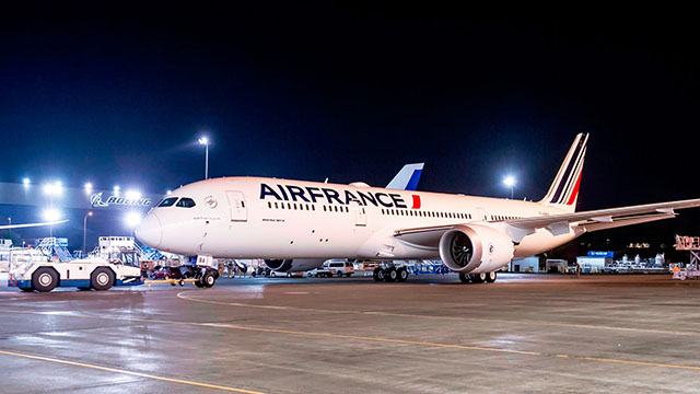 “Air France” олис масофага учувчи рейсларни бекор қилди