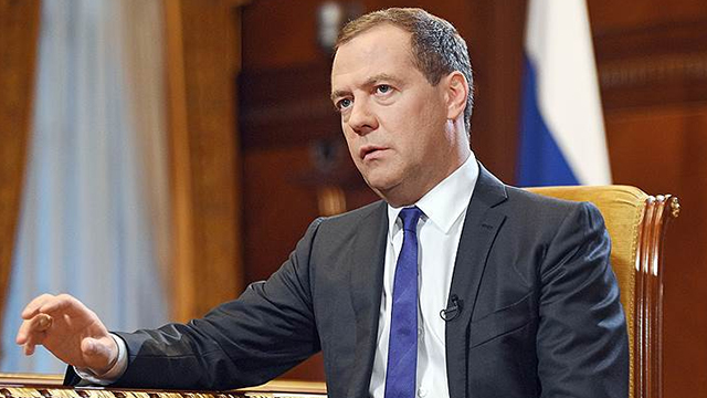 Дмитрий Медведев нега рус қўшинлари Грузияга кириб бормаганига жавоб берди
