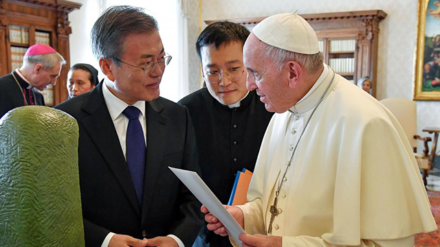 Жанубий Корея президенти Рим папасига Ким Чен Иннинг “саломи”ни етказди
