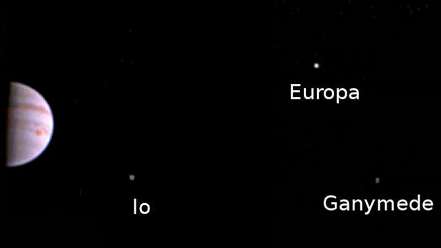 Juno зонди Ерга илк суратларни юборди