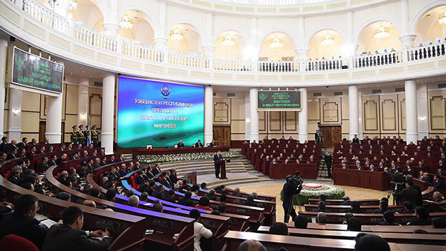 Шавкат Мирзиёевнинг Президентликка қасамёдидан фоторепортаж