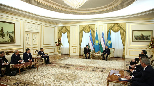 Шавкат Мирзиёев Нурсултон Назарбоевни Ўзбекистонга таклиф қилди Шавкат Мирзиёев Нурсултон Назарбоевни Ўзбекистонга таклиф қилди