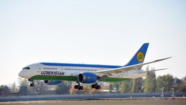 Boeing-787 Dreamliner Куала-Лумпур ва Сингапурга парвоз қилди