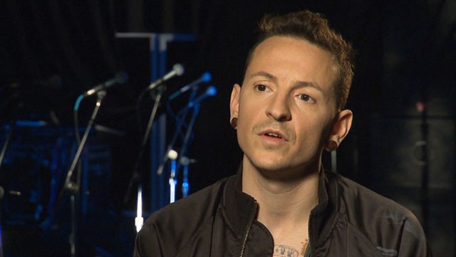 “Linkin Park” гуруҳи аъзоси Честер Беннингтон ўз уйида жонсиз ҳолатда топилди