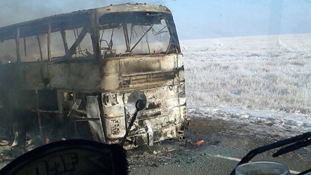 Ёнган автобуснинг ҳайдовчилари тирик қолишган Ёнган автобуснинг ҳайдовчилари тирик қолишган