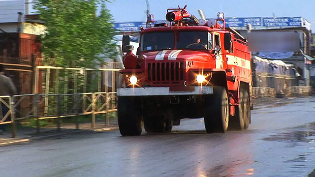 Тошкентдаги автотураргоҳда 7 та автомобиль ёниб кетди