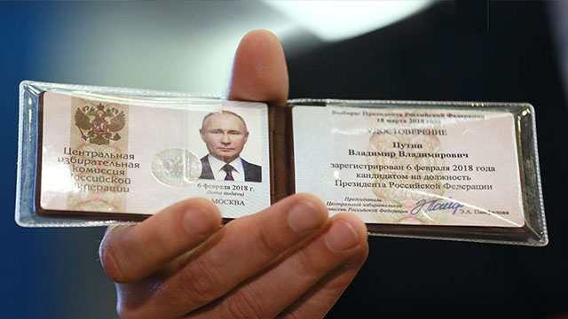 Путин президентликка номзод гувоҳномасини олди