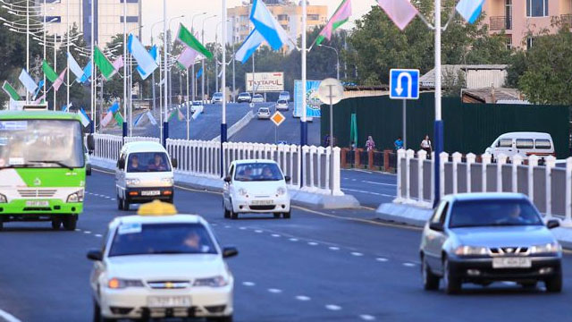 Президент Шавкат Мирзиёев автомобиль транспортини бошқаришга оид янги қарорни имзолади