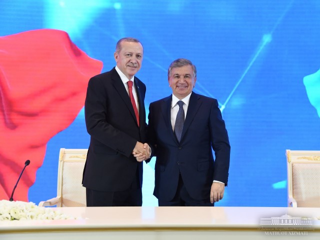 Алло, табриклайман, жаноб Президент! – Мирзиёев Эрдўғанни ғалаба билан қутлади Алло, табриклайман, жаноб Президент! – Мирзиёев Эрдўғанни ғалаба билан қутлади