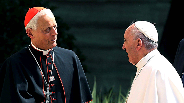 Папани танқид қилган архиепископга “рухсат берилди”