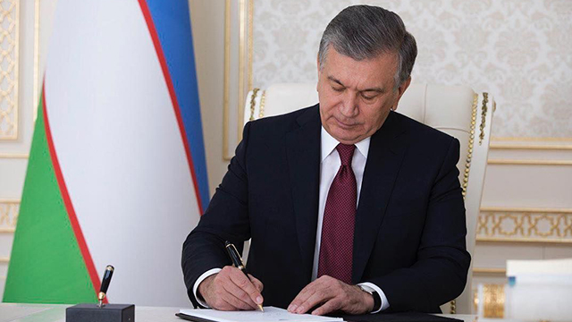 Президент Зойир Мирзаевни ишдан бўшатиш тўғрисидаги фармонни уч кун аввал имзолагани айтилди